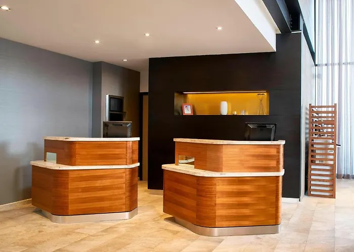 Courtyard By Marriott Toreo Hotel