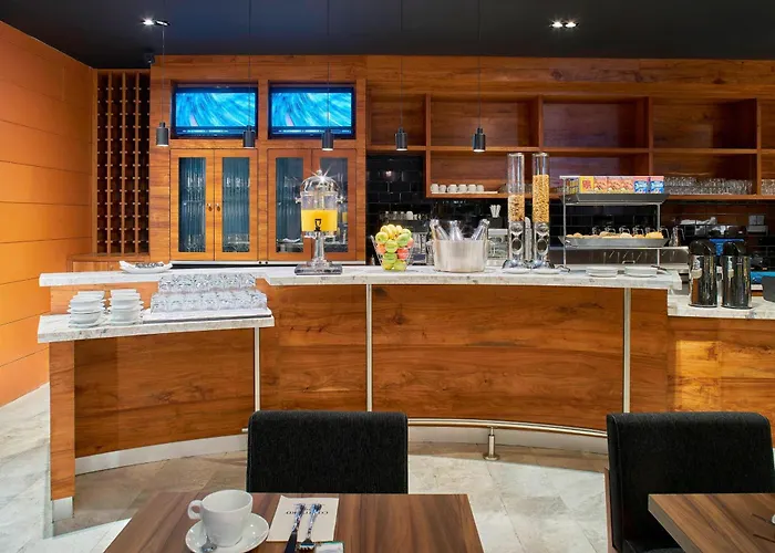 Courtyard By Marriott Toreo