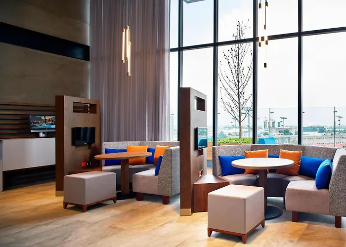 Courtyard By Marriott Toreo Hotel