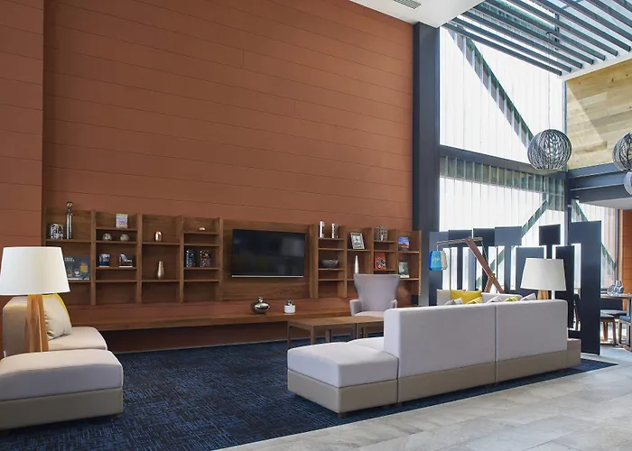 Courtyard By Marriott Toreo Hotel 4*