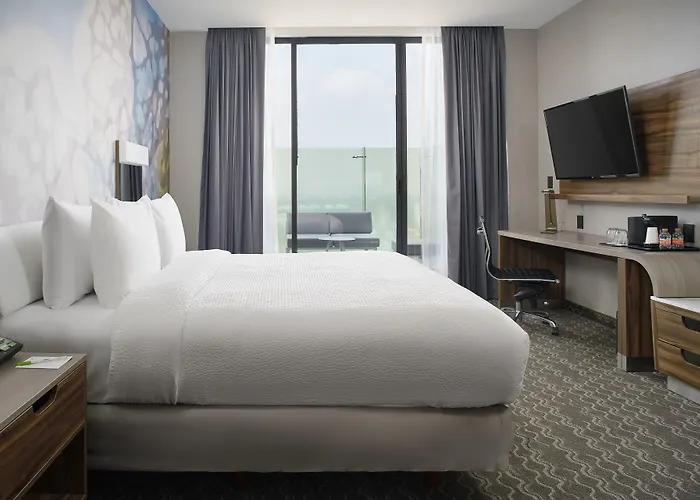 Courtyard By Marriott Toreo