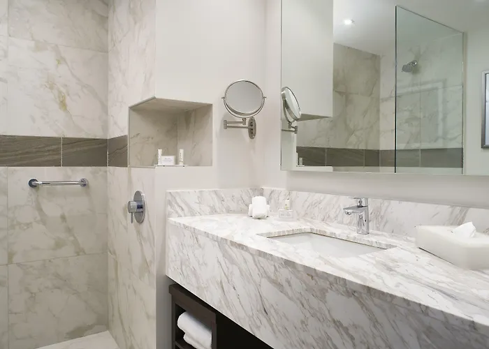 Courtyard By Marriott Toreo Hotel 4*