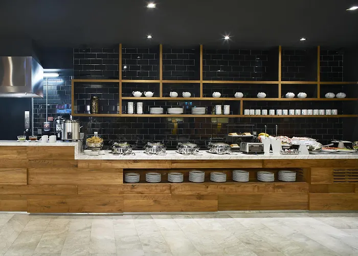 Courtyard By Marriott Toreo Hotel 4*