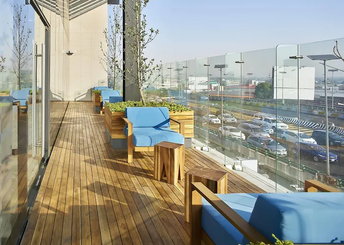 Courtyard By Marriott Toreo 4*