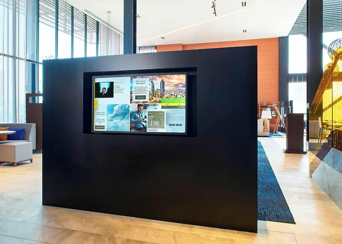 Courtyard By Marriott Toreo Hotel